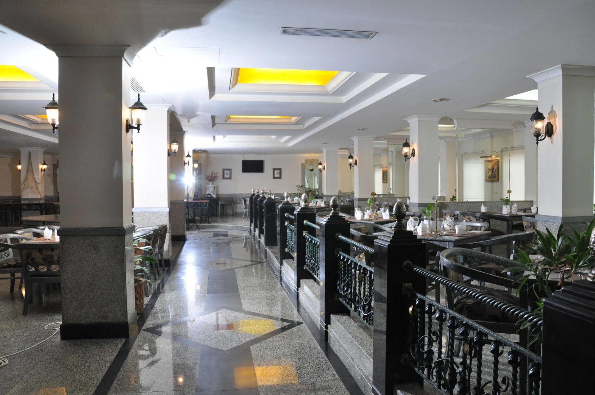 Hotel Metro Park View Kota 4*